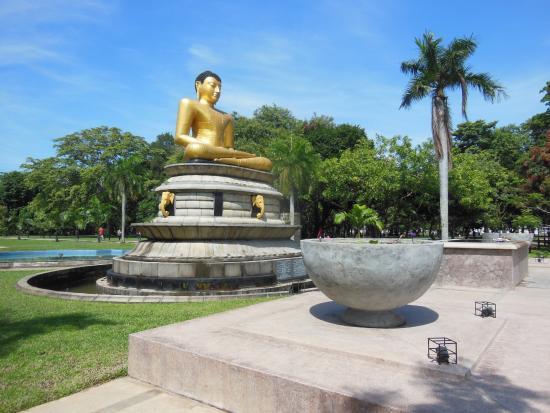 Viharamahadevi-park